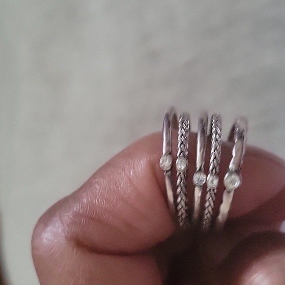 Banana Republic vintage 5-stack ring in sterling silver. - Picture 3 of 4
